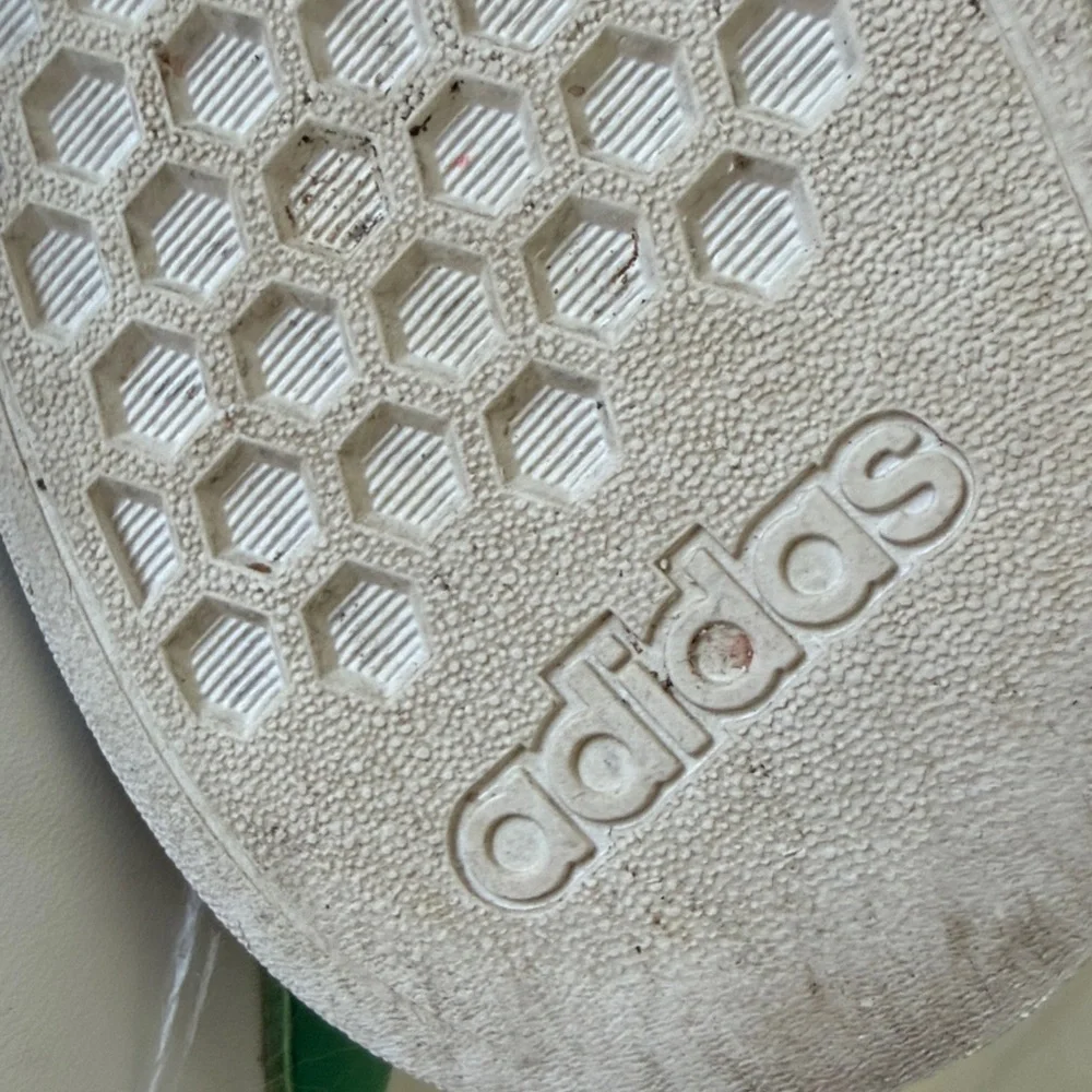 Adidas Sneakers in White and Green - Size 5 - Picture 9 of 11